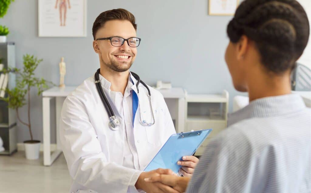 Doctor meeting a patient for dual diagnosis treatment in Portland.