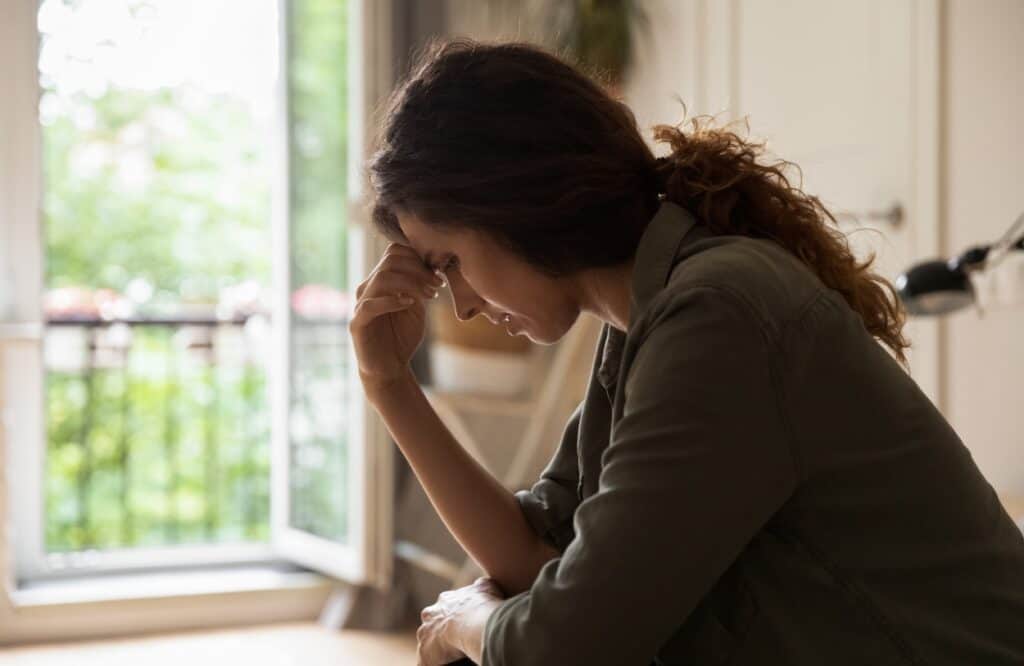 A woman decides to seek Kratom addiction treatment in Portland, OR.